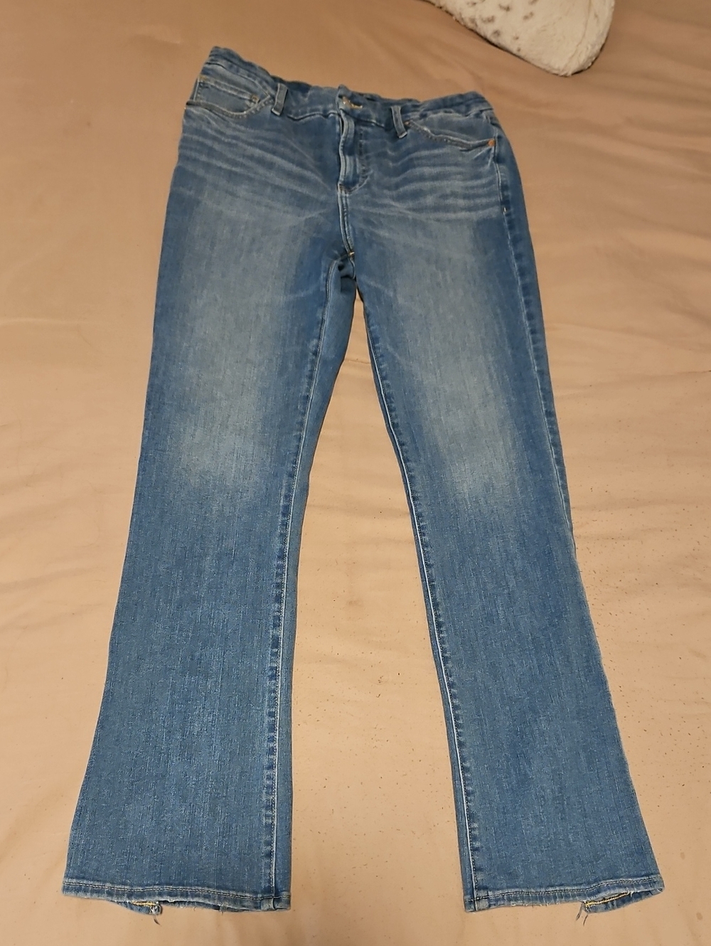 Express Flexx Hyper Stretch SkyScraper Mid Rise Medium Wash Jeans
